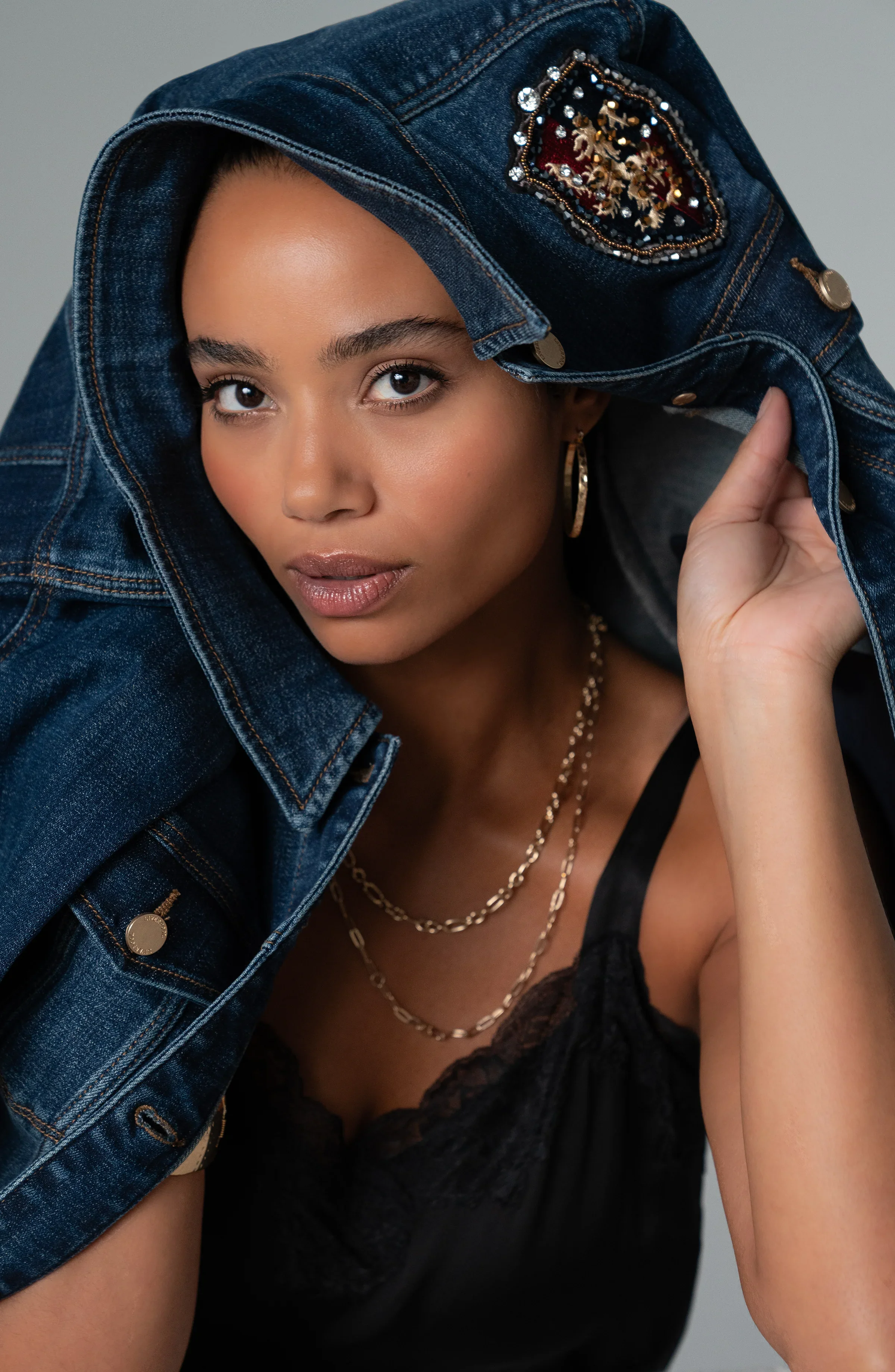 LUXE CLASSIC JEAN JACKET - Image 2