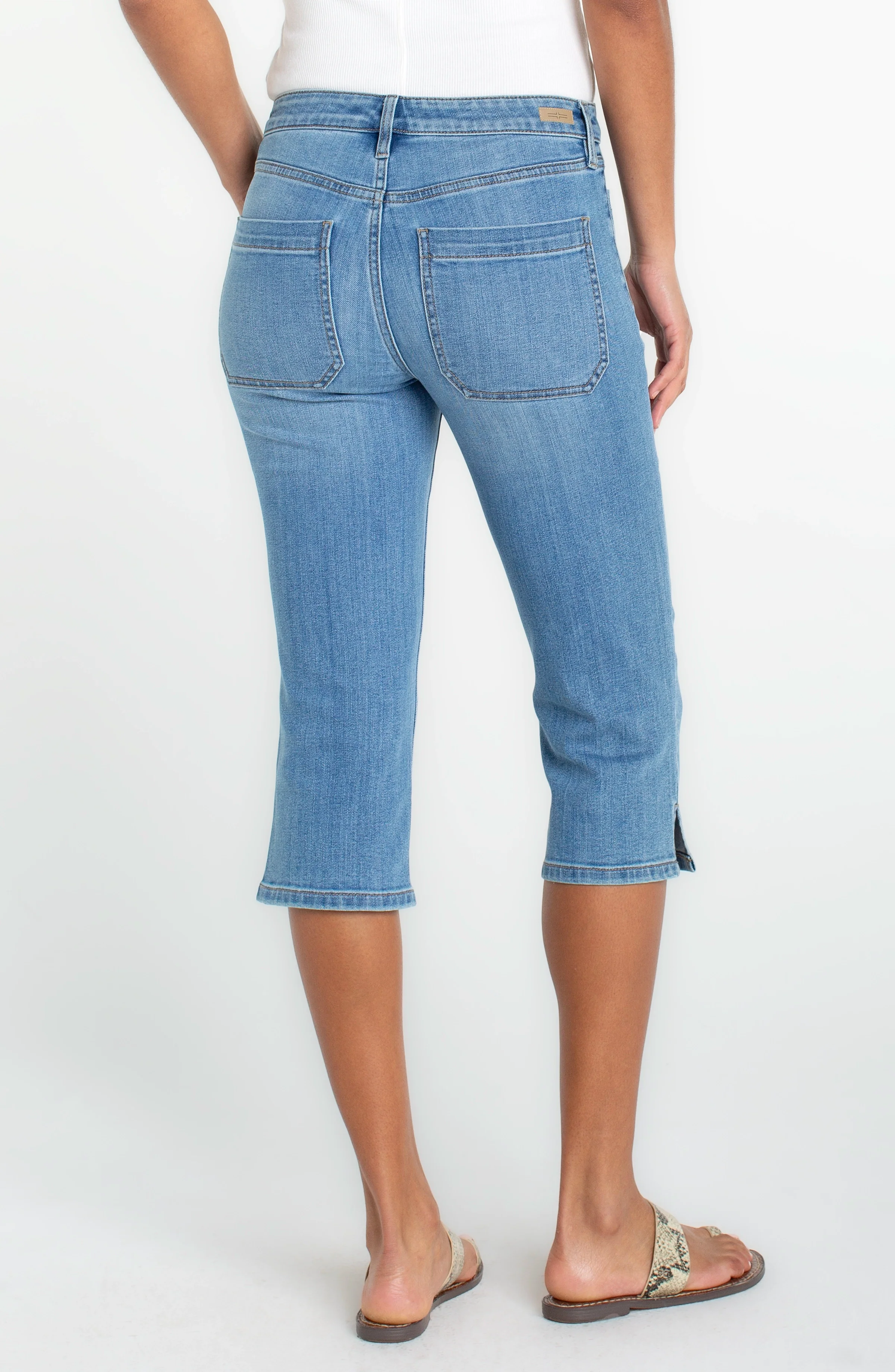 CAPRI WITH PATCH POCKETS - Image 3