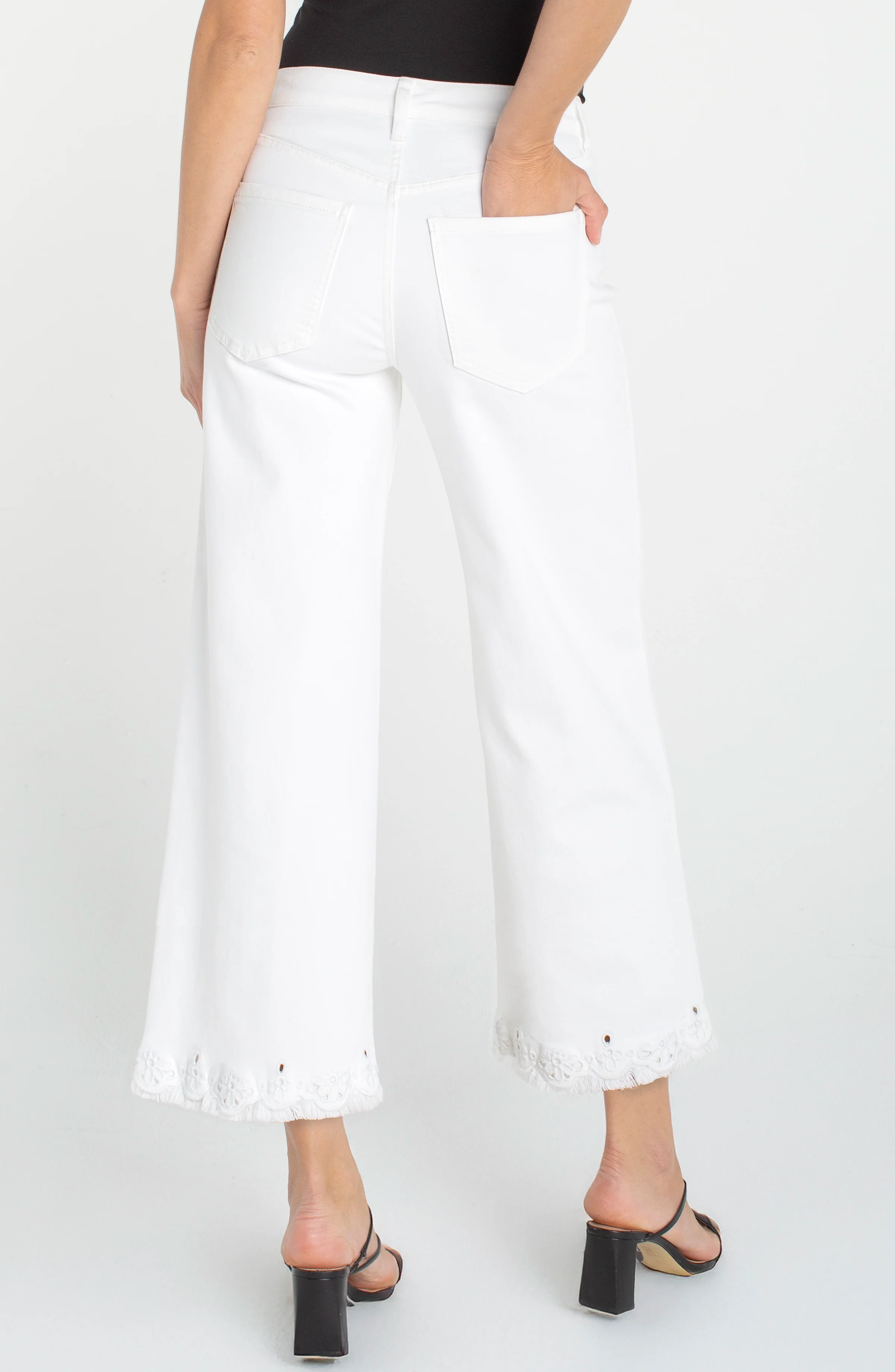 STRIDE WIDE LEG CROP WITH EMBROIDERED HEM - Image 4