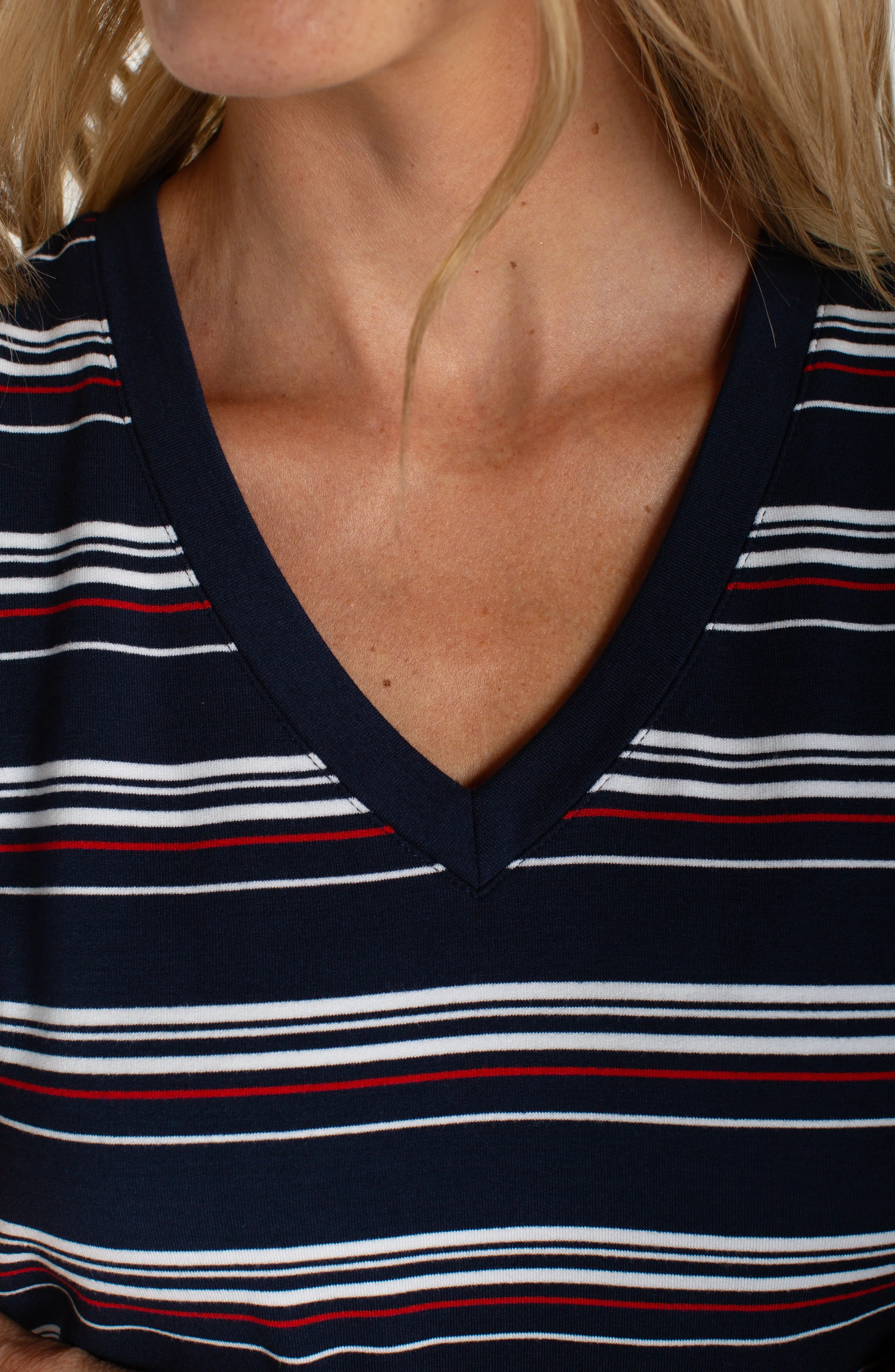 PETITE SHORT SLEEVE V-NECK KNIT TEE - Image 4