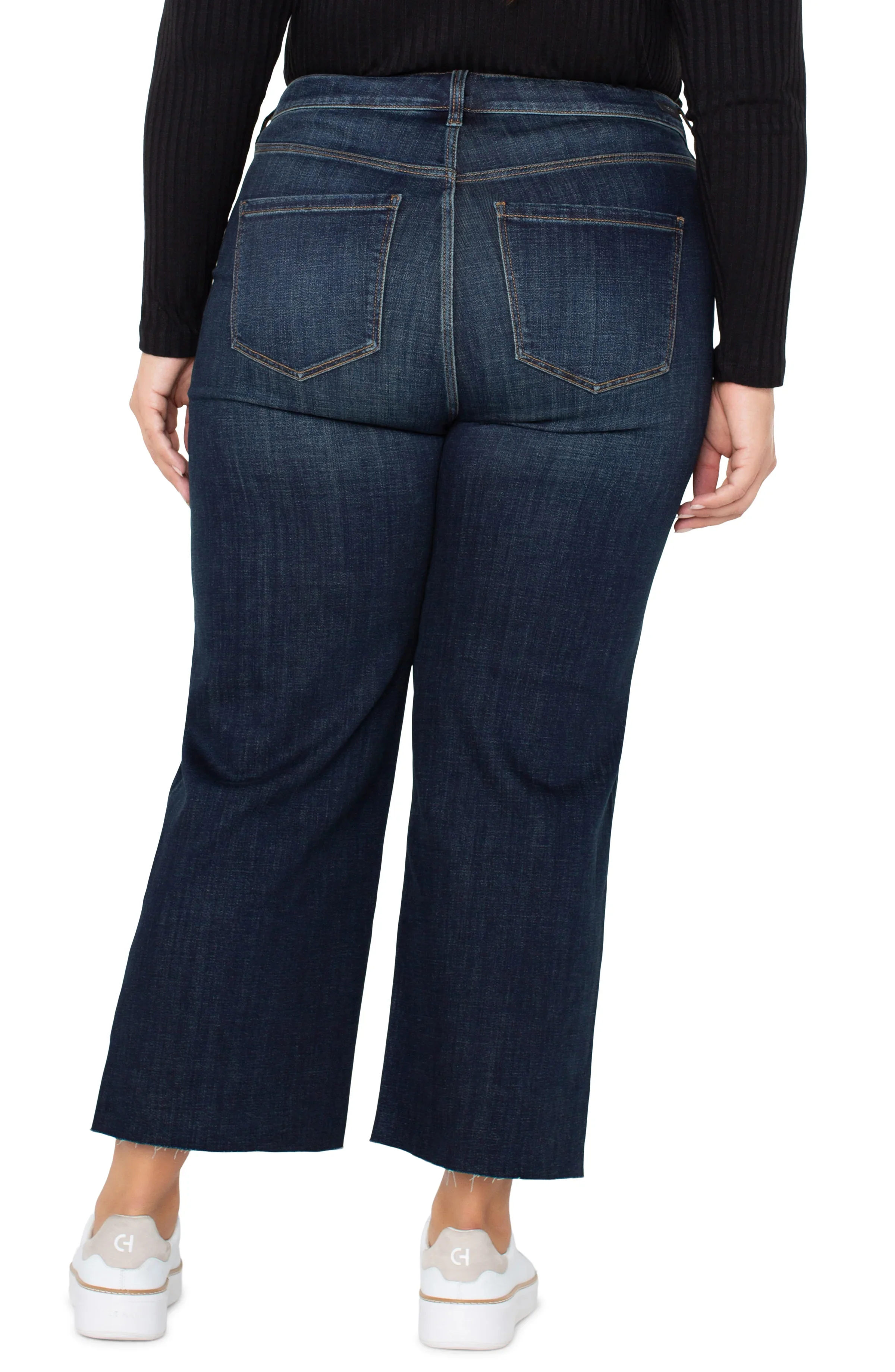 STRIDE HIGH RISE CROP WITH WIDE CUT HEM - Image 3
