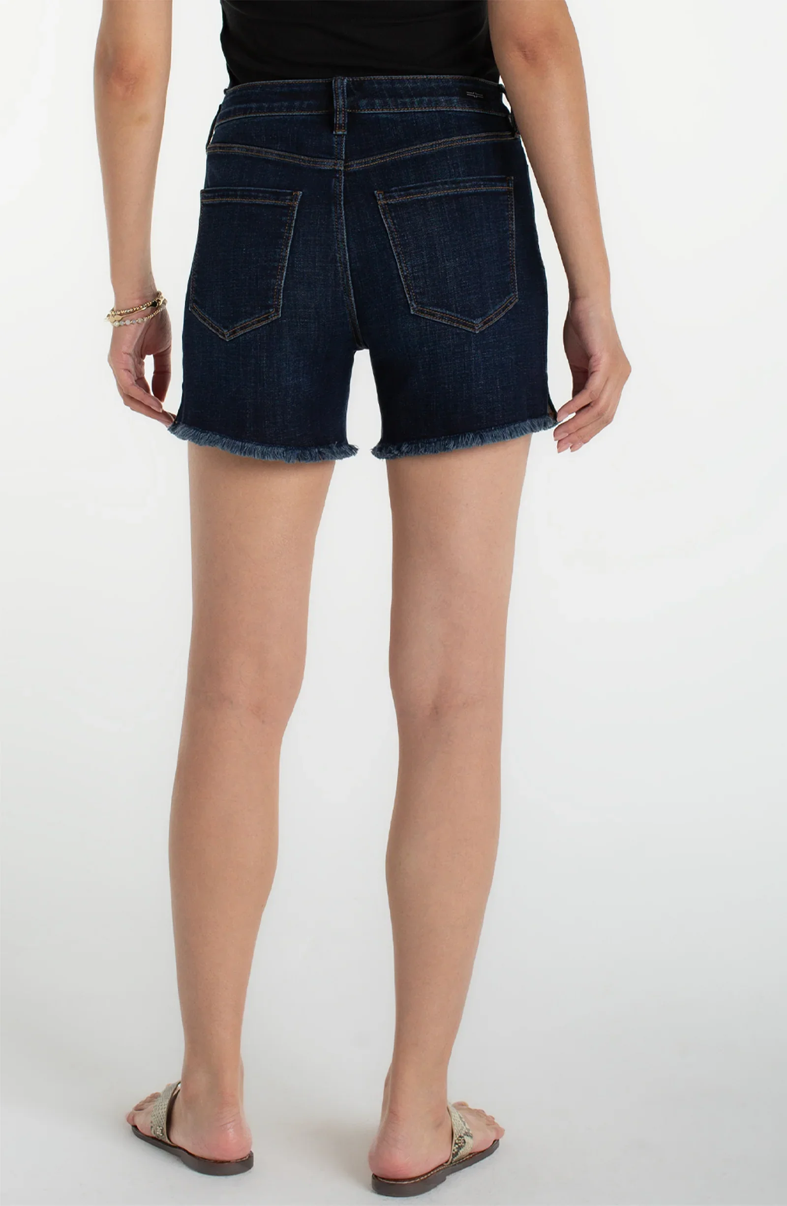 VICKIE FRAY HEM SHORT - Image 2