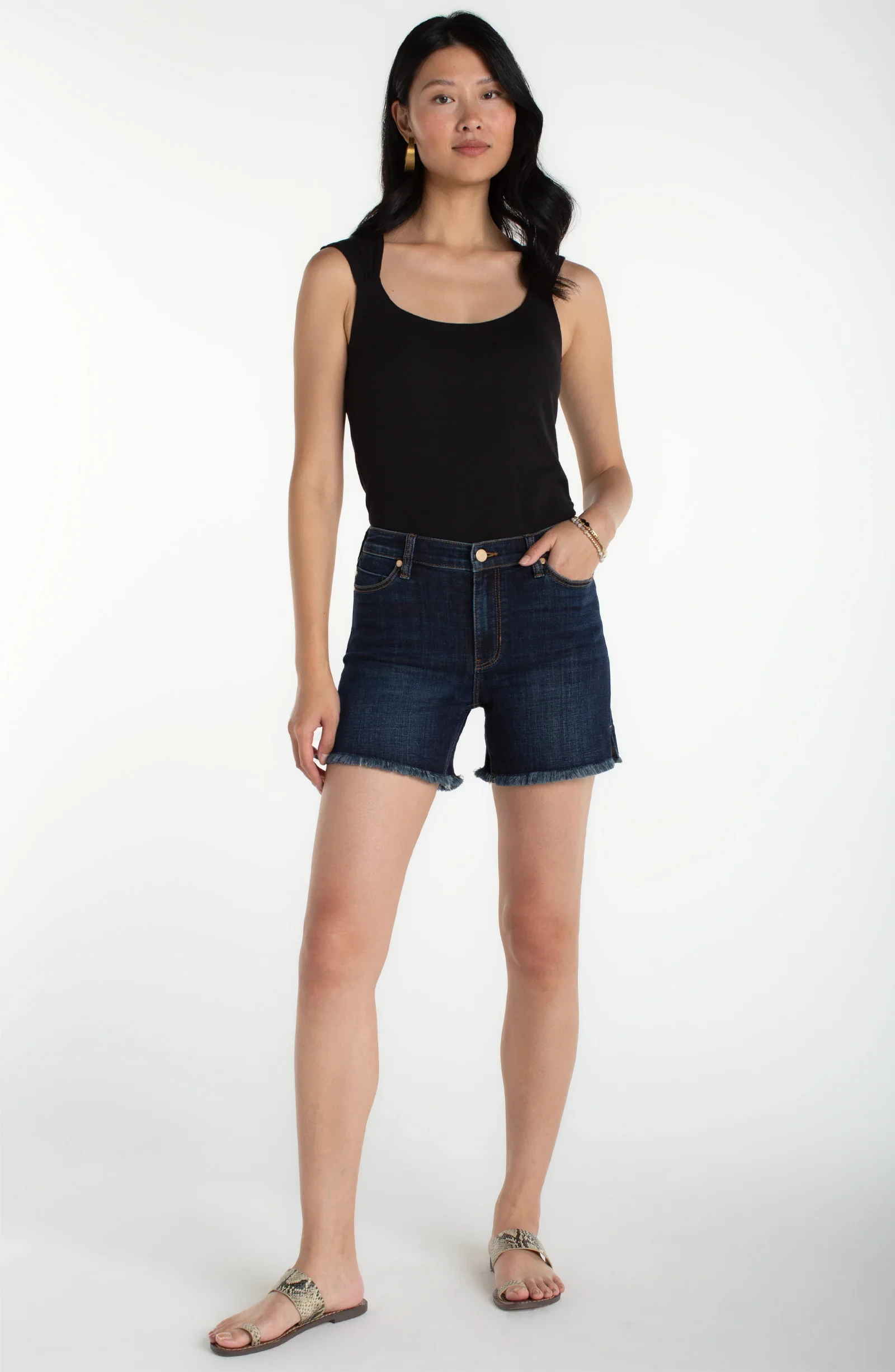 VICKIE FRAY HEM SHORT - Image 4