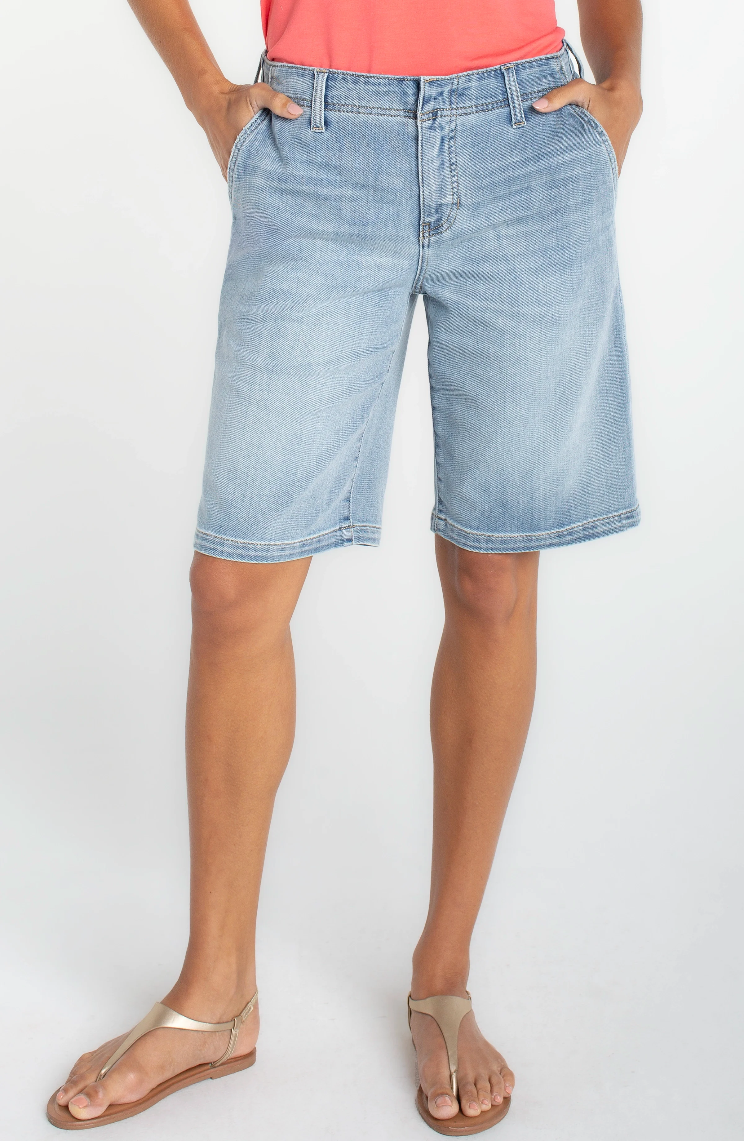 THE WEEKENDER RELAXED SHORT