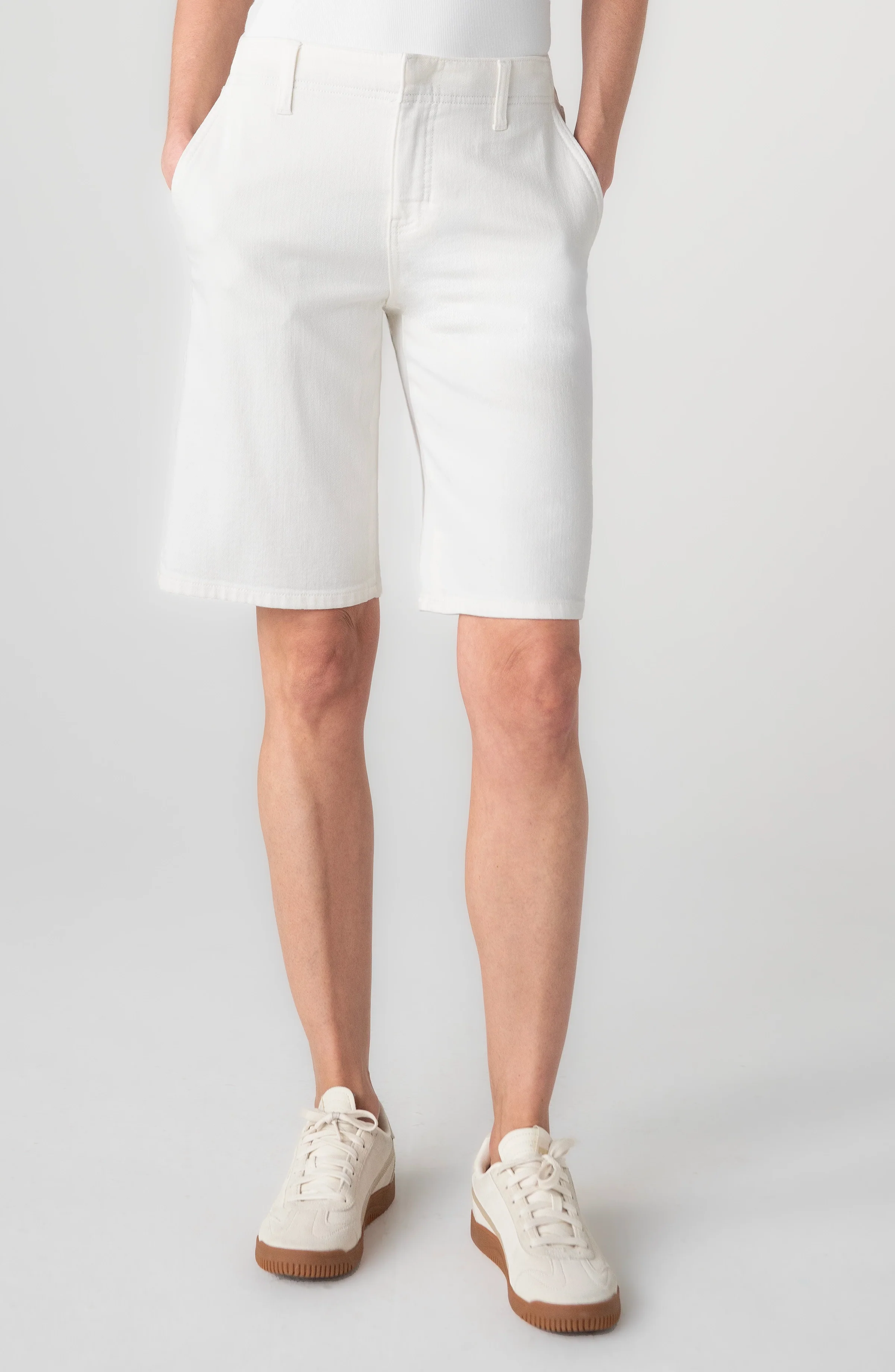 THE WEEKENDER RELAXED SHORT